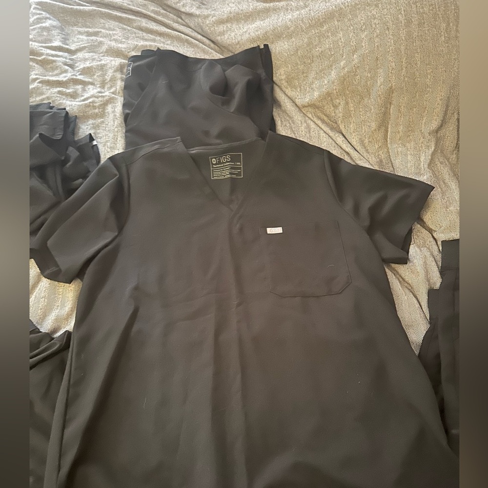 XXL Figs Black Scrub Top Never Worn